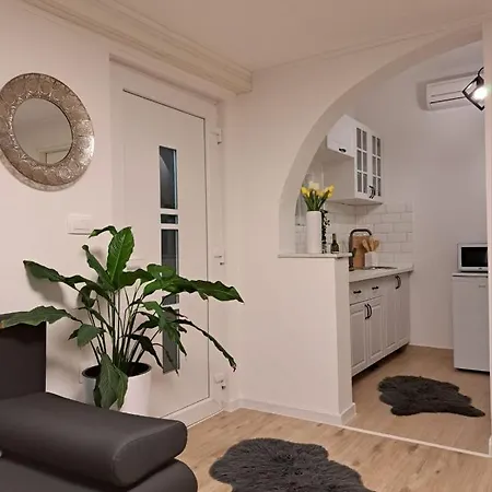 Studio Apartman Maris *