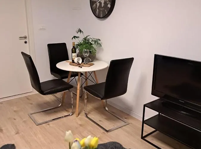 Apartment Studio Apartman Maris