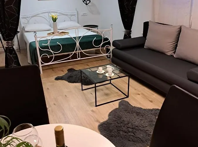 Apartment Studio Apartman Maris *