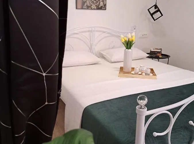 Studio Apartman Maris Apartment *